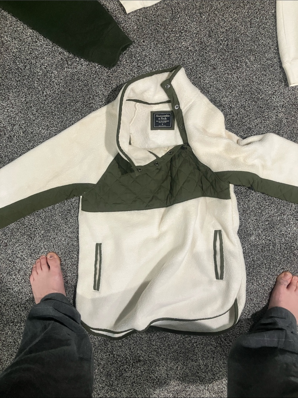 Abercrombie & Fitch Cream and Olive Quilted-Fleece Pullover